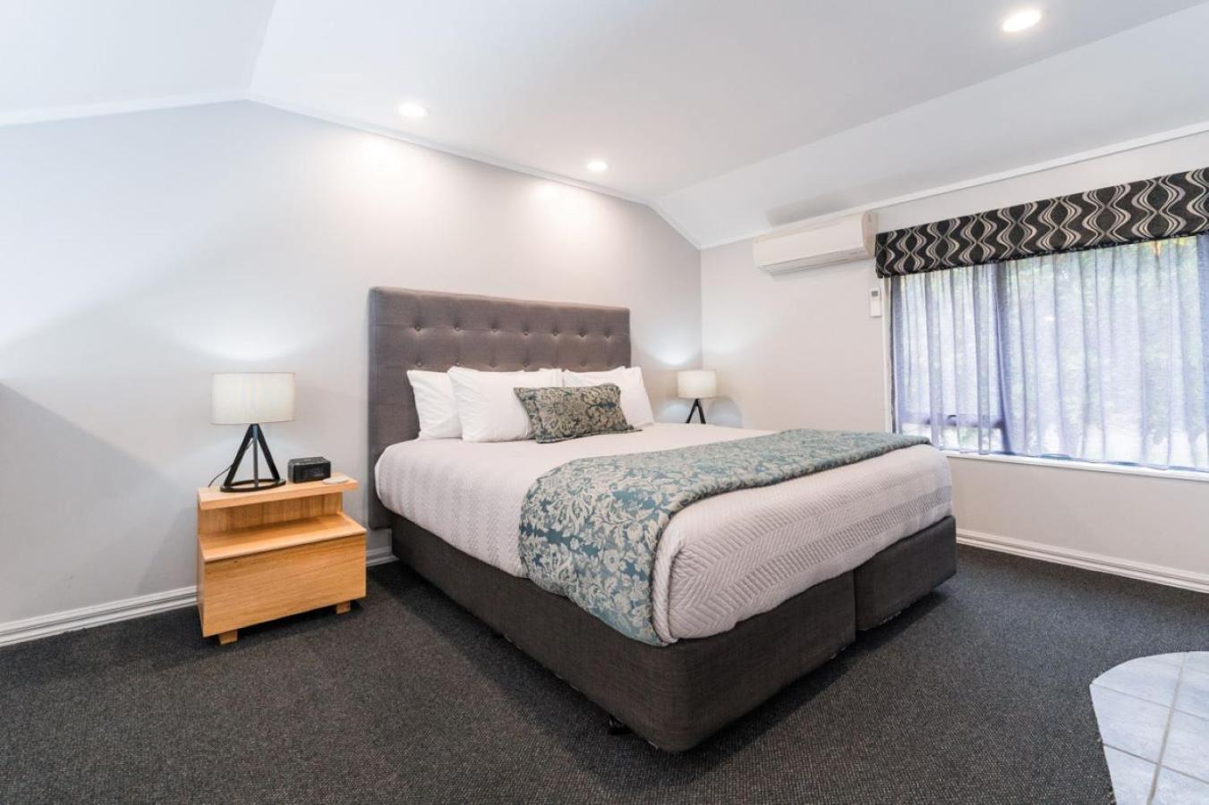 Aubyn Court Spa Motel Palmerston North Extérieur photo
