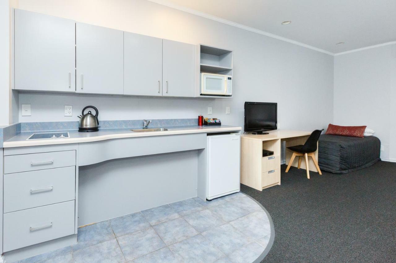 Aubyn Court Spa Motel Palmerston North Extérieur photo